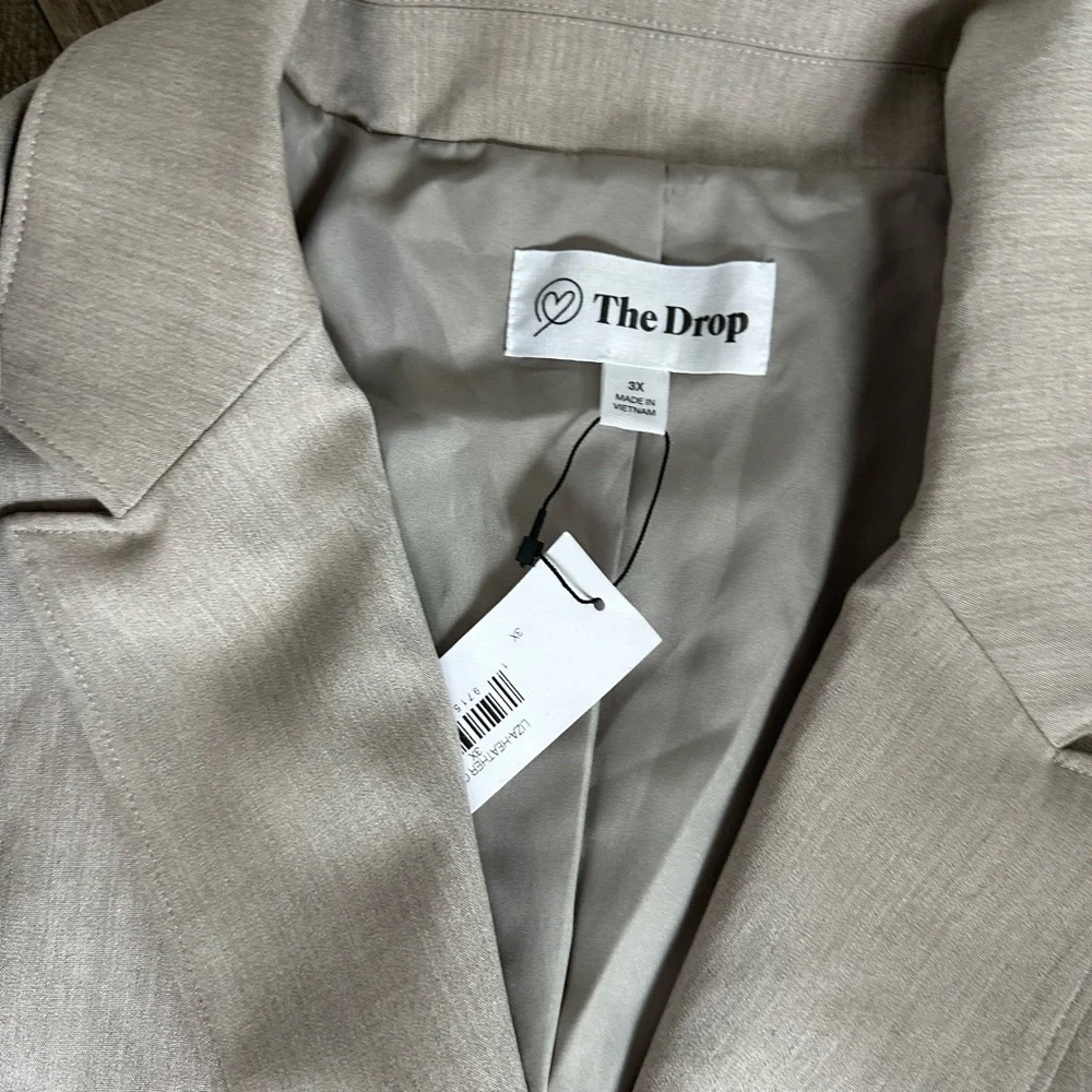 The Drop by Amazon Women's Beige Double-Breasted Blazer - Picture 2 of 11